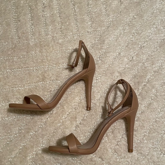 Beige Steve Madden heels - Picture 5 of 5